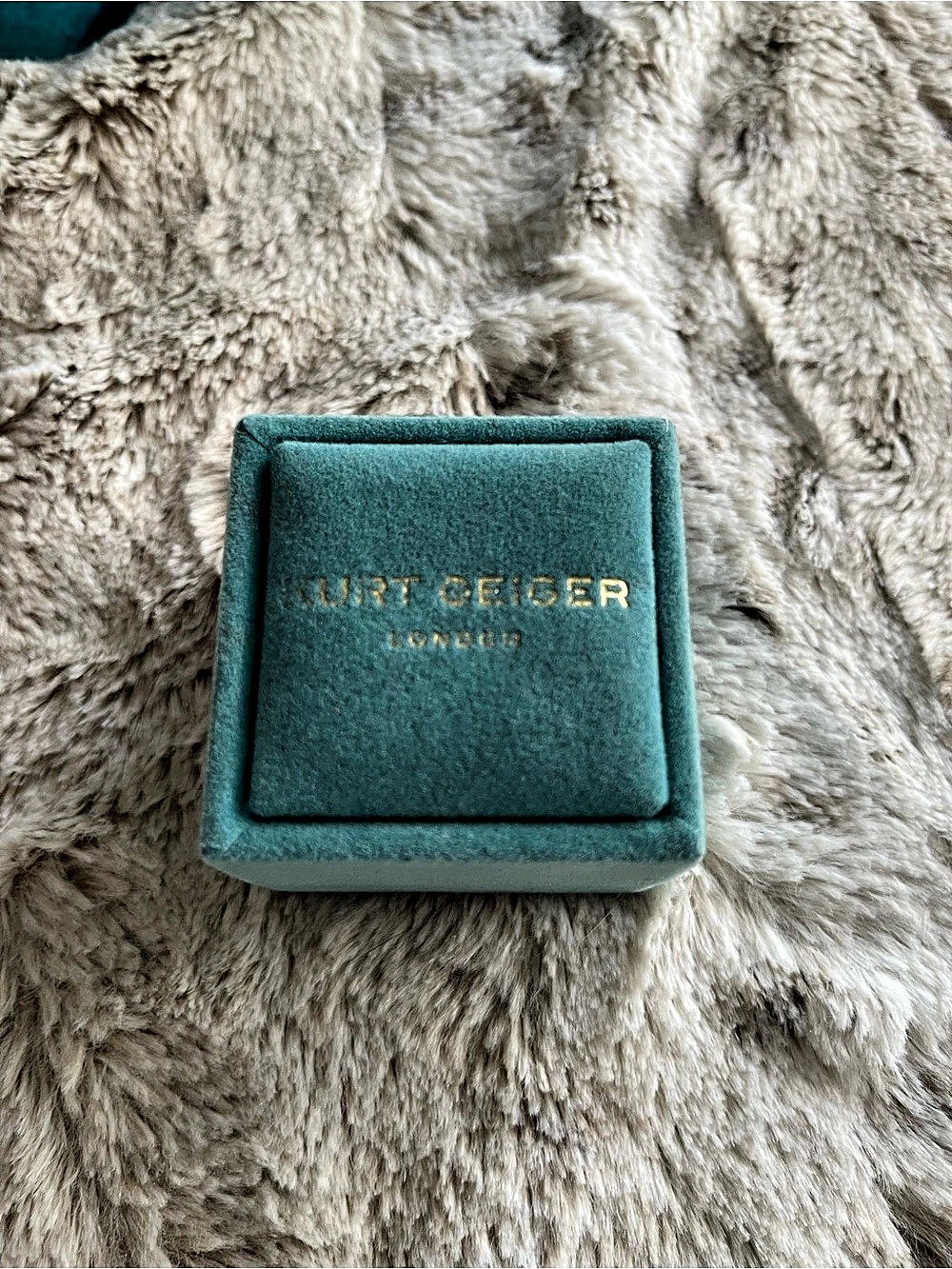 Kurt Geiger Smoky Crystal Gunmetal Statement Cocktail Ring Size 7 NIB $88 - Picture 3 of 4